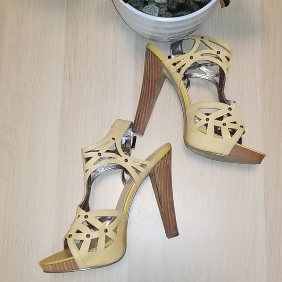 Guess Shoes - 5" Platform Shoes